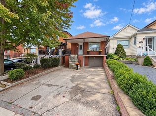 52 Montcalm Ave #Basement, Toronto, ON M6E 4N7
