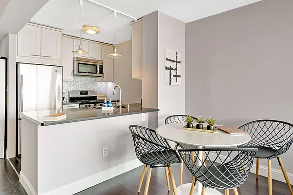 Rented by Anchor Associates | media 9