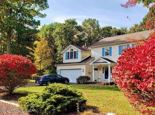 59 Farmhouse Rd, Mountain Top, PA 18707