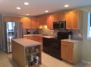 16 Ash Ln, Dudley, MA 01571