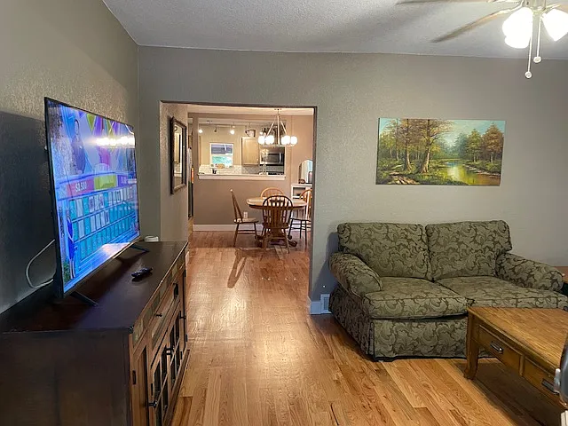 926 E Moreno Ave — Photo 1