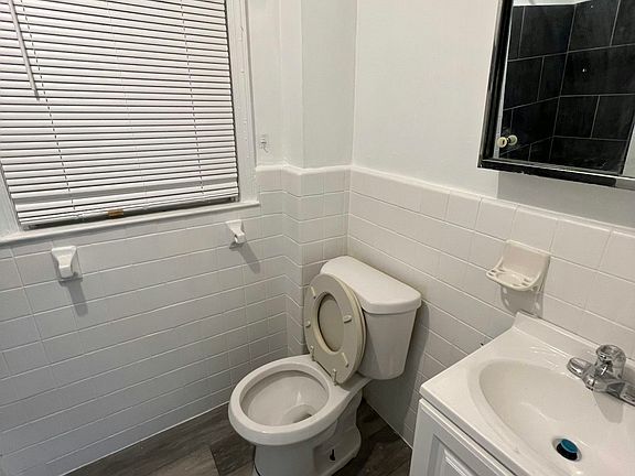 5th image of 380 E Upsal St APT 2