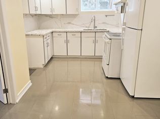 2 Botany Hill Rd #B, Toronto, ON M1G 3K2