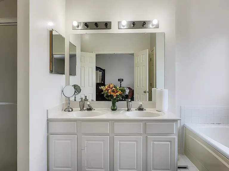 8797 Stonehouse Dr — Photo 4
