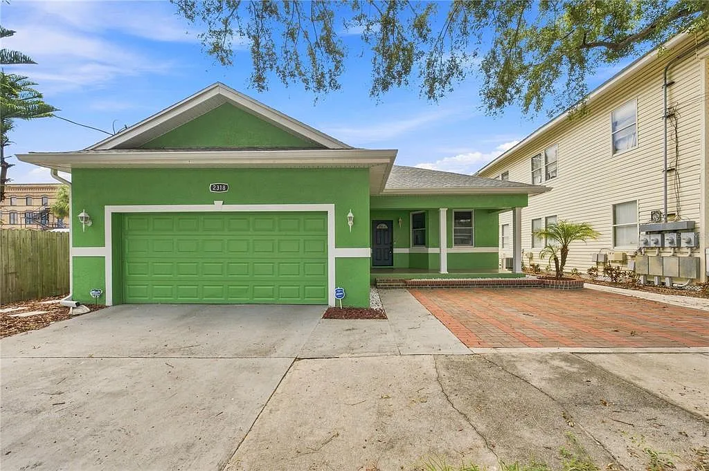 3 bed, 2.0 bath, 1877 sqft, $3,500 — Photo 2