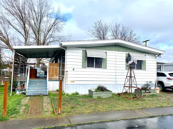 301 Freeman Rd Unit 9, Central Point, OR 97502