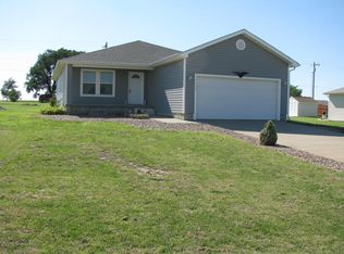 1916 Walnut St, Ellis, KS 67637