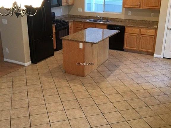 3rd image of 4155 Macadamia Dr