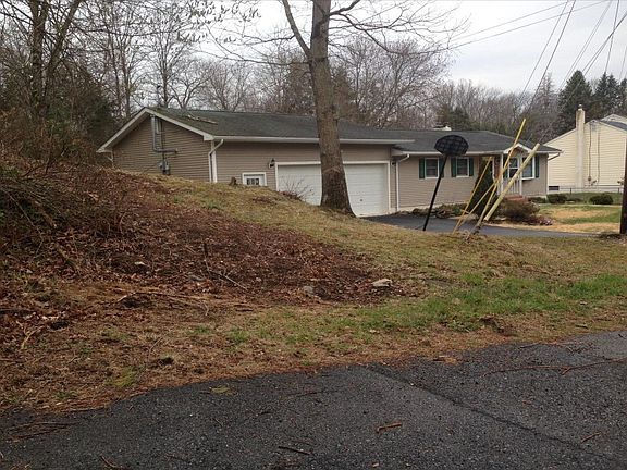 2nd image of 16 Danvers Ln