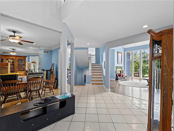 5th image of 5253 W 215th St