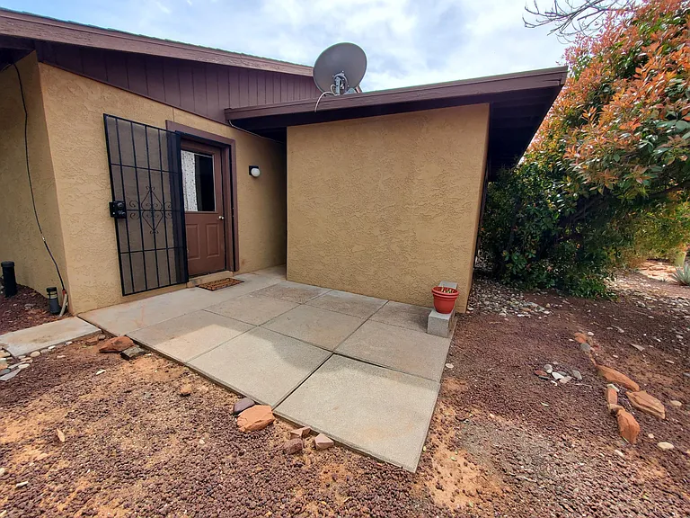 370 Fairway Oaks Dr #A — Photo 3