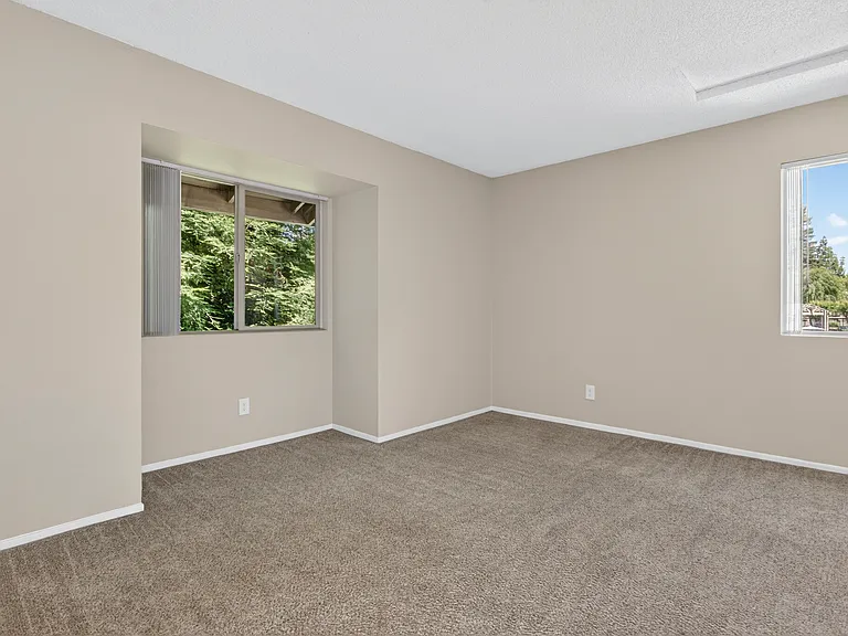 Laurel Oaks — Photo 39