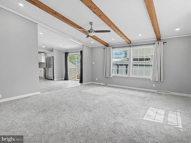 1137 2nd Ave — Photo 32