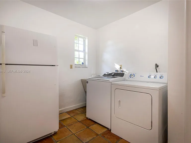 10130 SW 70th Ave — Photo 18