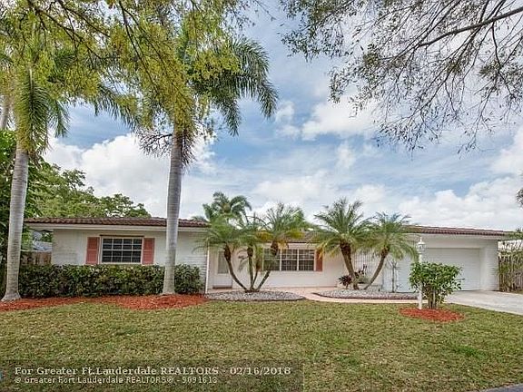 2nd image of 801 W Plantation Cir
