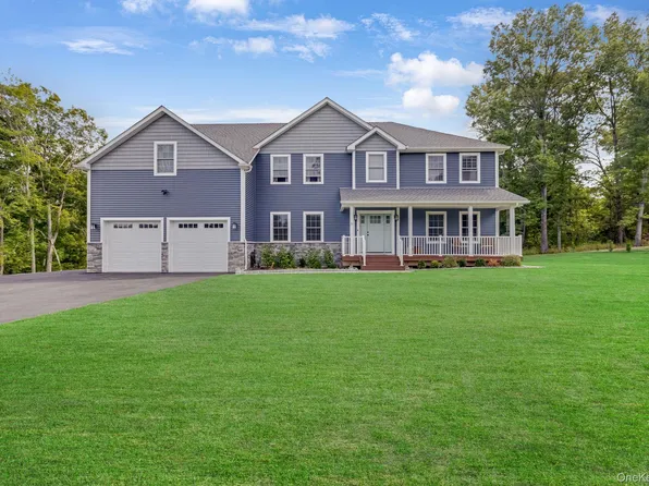 11 Knight Court, New Windsor, NY 12553