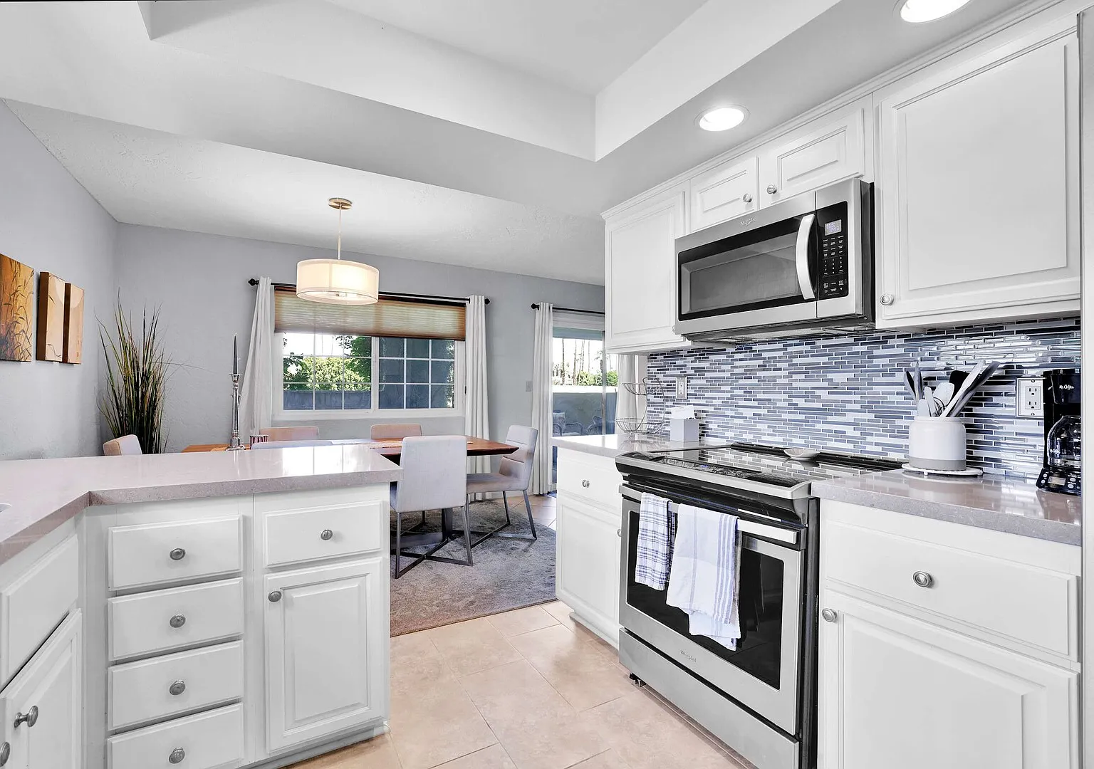 Relaxing Palm Springs Condo with Pool Access — Photo 4