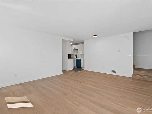 5th image of 216 Broadway #3