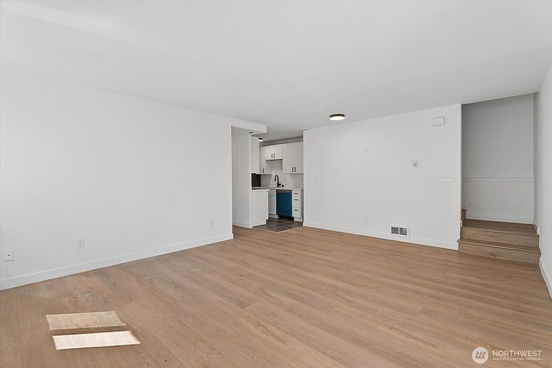 5th image of 216 Broadway #3
