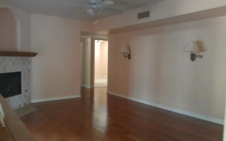 4737 W Laurie Ln — Photo 9