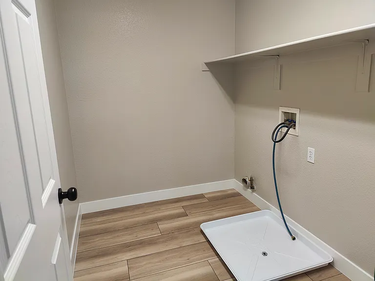 7426 Hunting Lodge Ave — Photo 12