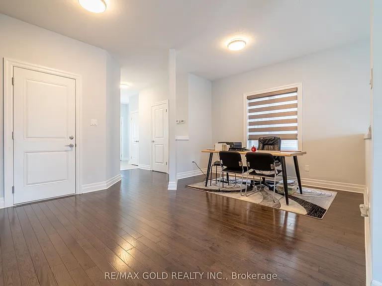 2591 Sheffield Blvd — Photo 7