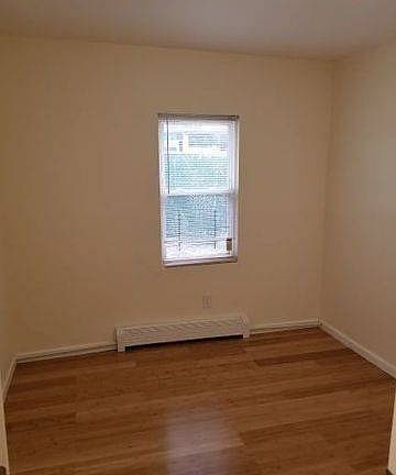 5th image of 25-02 Brookhaven Avenue