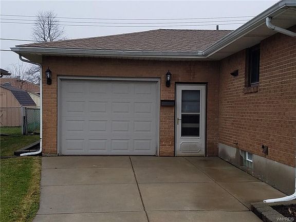 4th image of 144 Saint Felix Ave