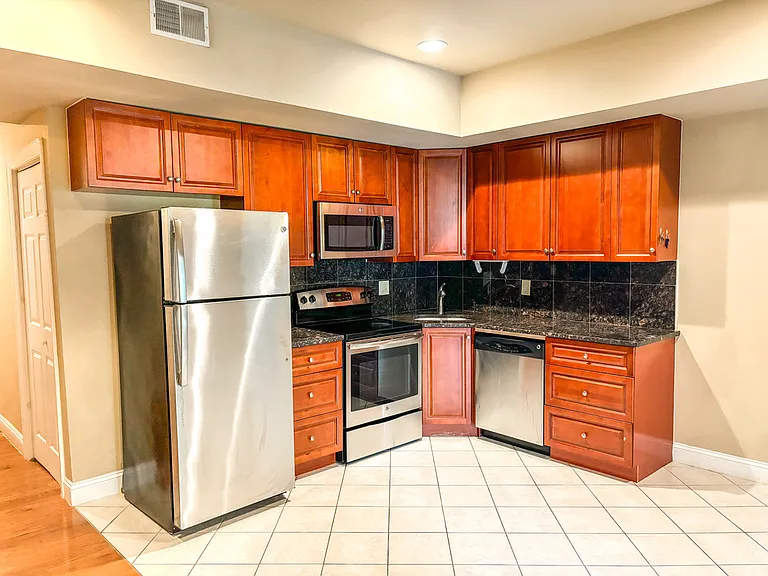 921 Ridge Ave #3D — Photo 16
