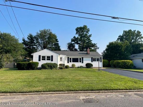 16 Community Dr