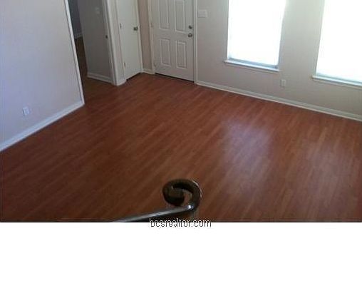 3rd image of 918 Windmeadows Dr