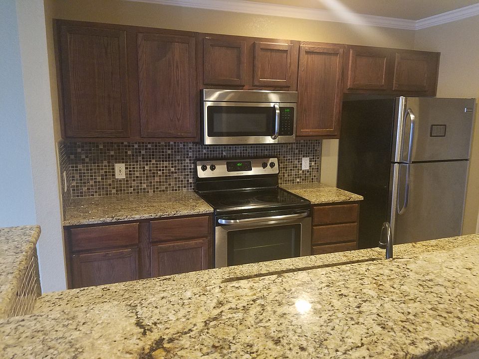 1st image of 902 W Melmar Dr