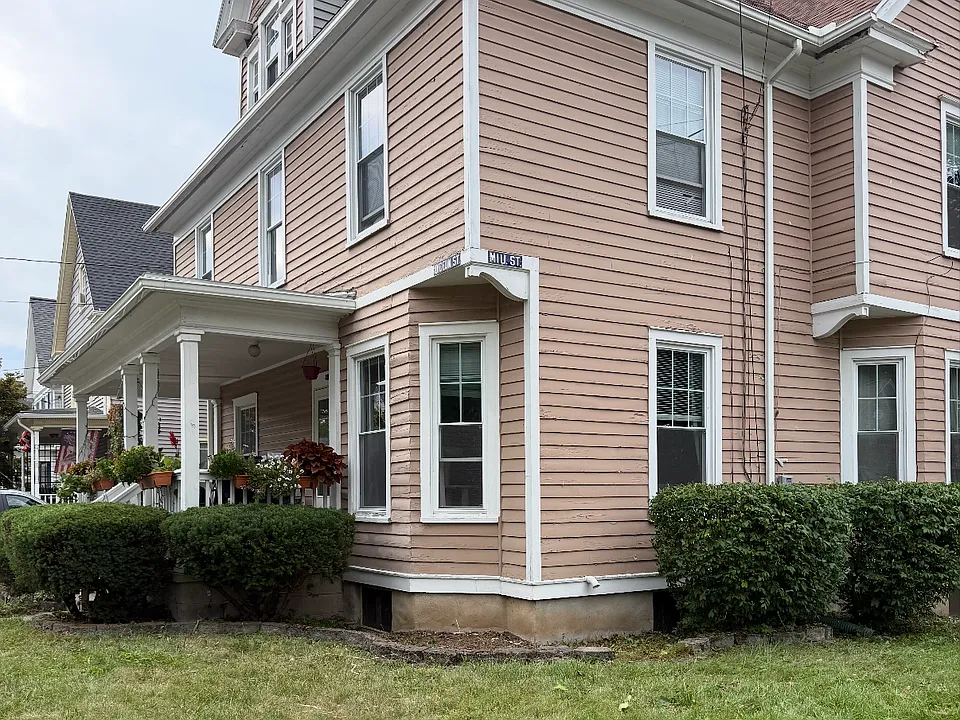 48 Lyceum St