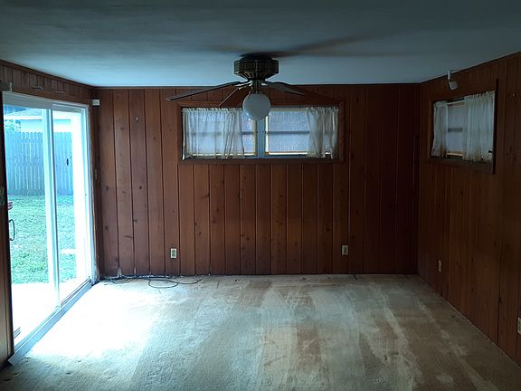 3rd image of 108 E Arlington St