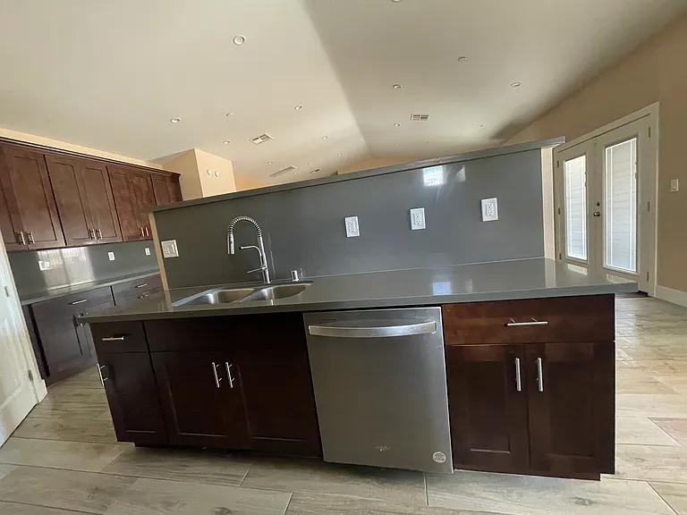 Kitchen Sink & Dishwasher Machine