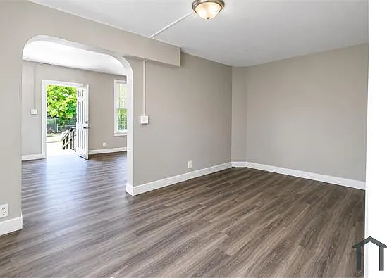 2626 Brookside Ave — Photo 7