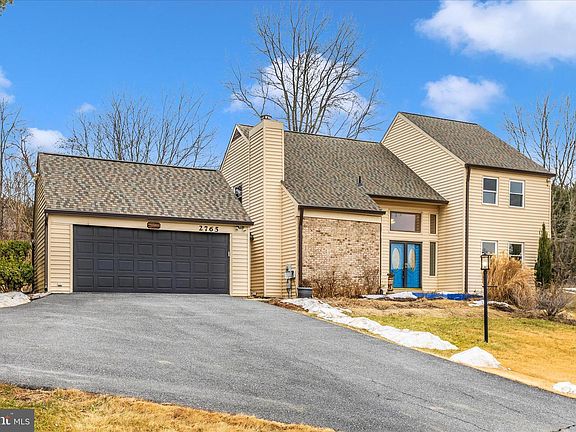 3rd image of 2765 Loch Haven Dr
