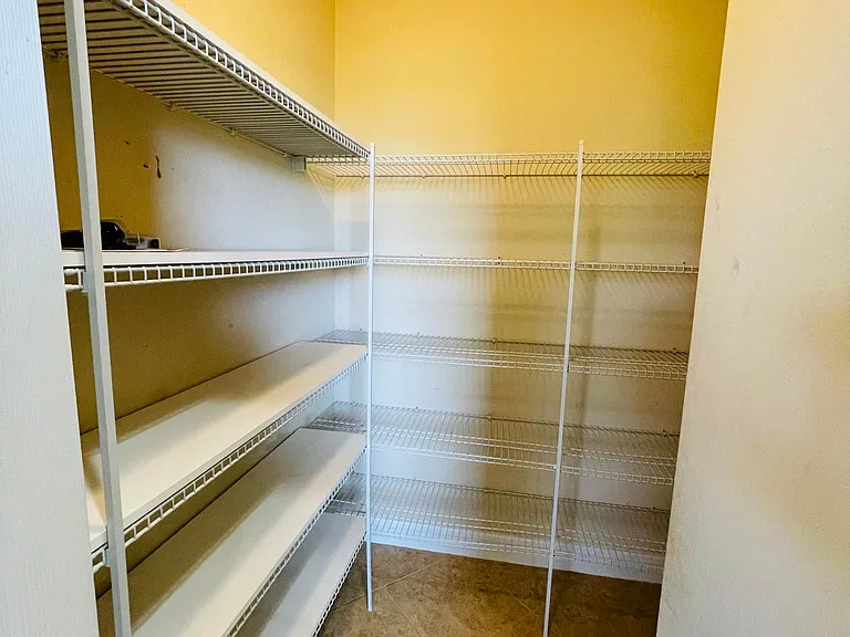 Walk in pantry