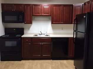 196 River Rd APT 6E, Manchester, NH 03104