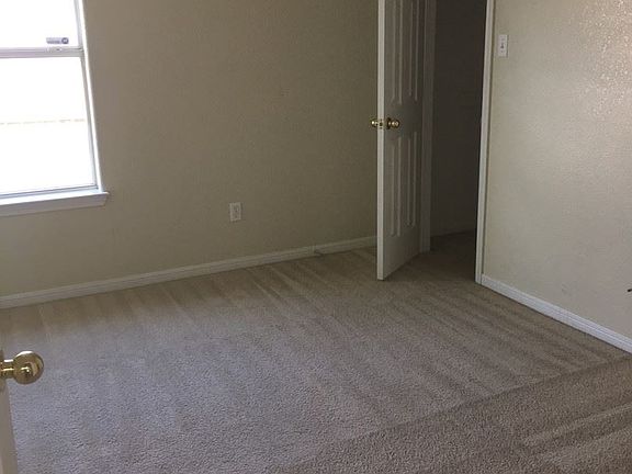 3rd image of 1909 Charleston Ct APT B