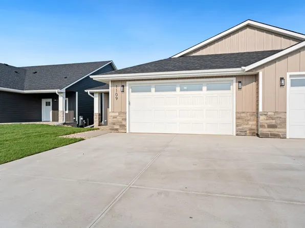 1107 S Foss Ave, Sioux Falls, SD 57110