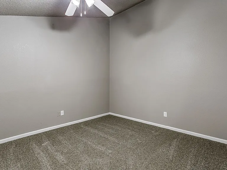 Summer Square Apartments — Photo 16