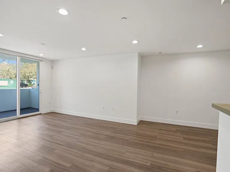 834 N Edinburgh Ave #G310 — Photo 14