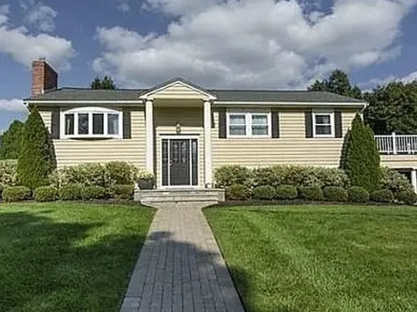 10 Whittier Rd, Lexington, MA 02420