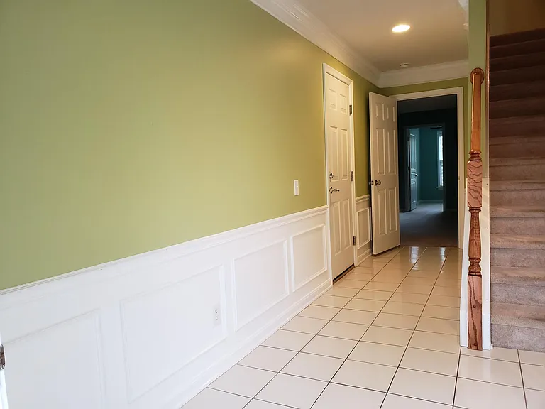 256 Hudson Dr — Photo 3