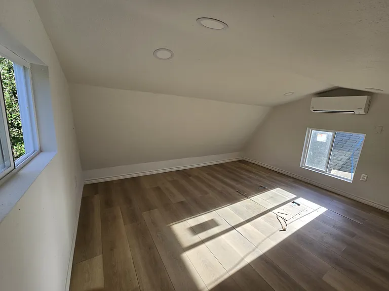 2103 Howell Ave #1 — Photo 6