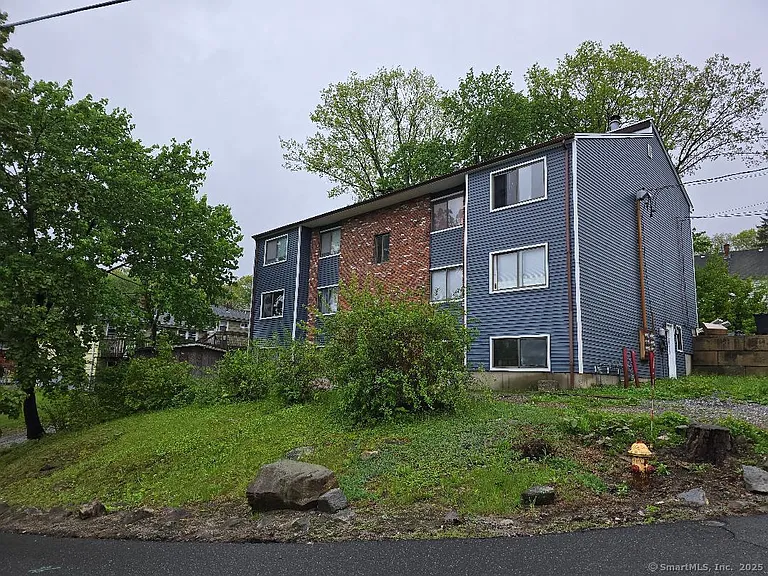 44 Armand Dr #E — Photo 2