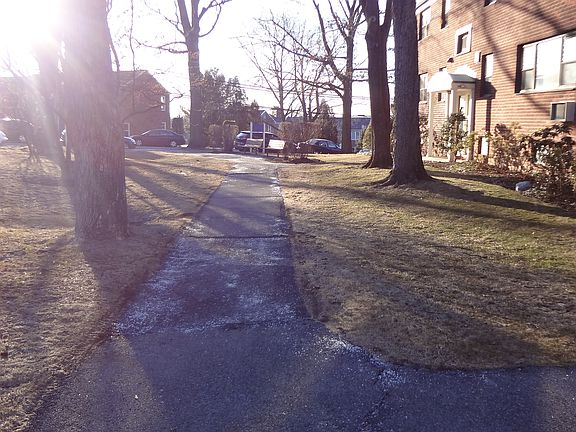 2nd image of 105 Beacon Hill Dr APT D27