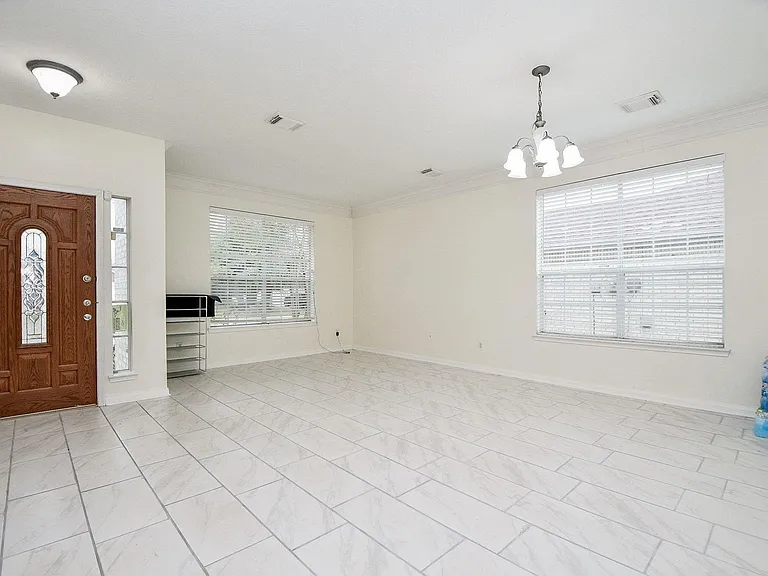 9641 Weldridge Dr — Photo 5