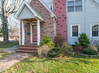 114 Griswold Dr, West Hartford, CT 06119